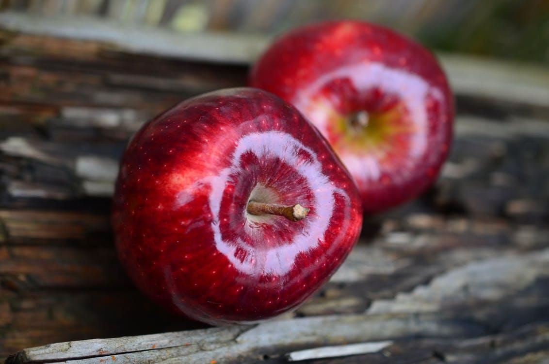 Почему стоит есть яблоки ежедневно