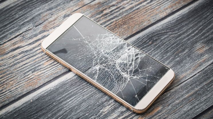 Ученые создали стекло для смартфона, которое самостоятельно восстанавливается за ночь
