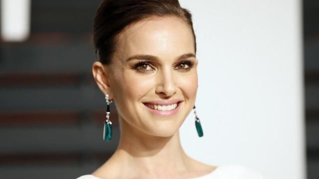 Голливудская актриса впервые появилась на публике после родов Голливудская актриса впервые появилась на публике после родов