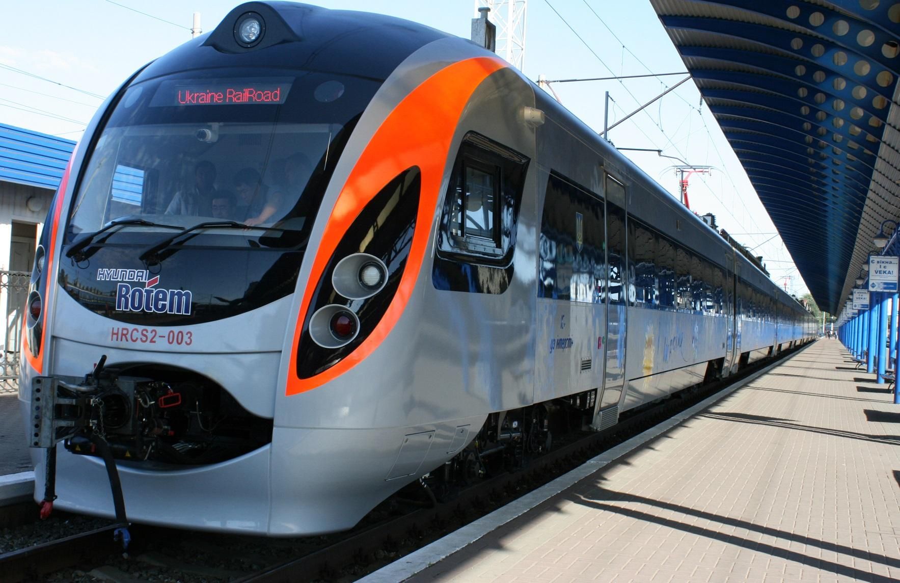 "Укрзалізниця" призначила додатковий поїзд до Перемишля
