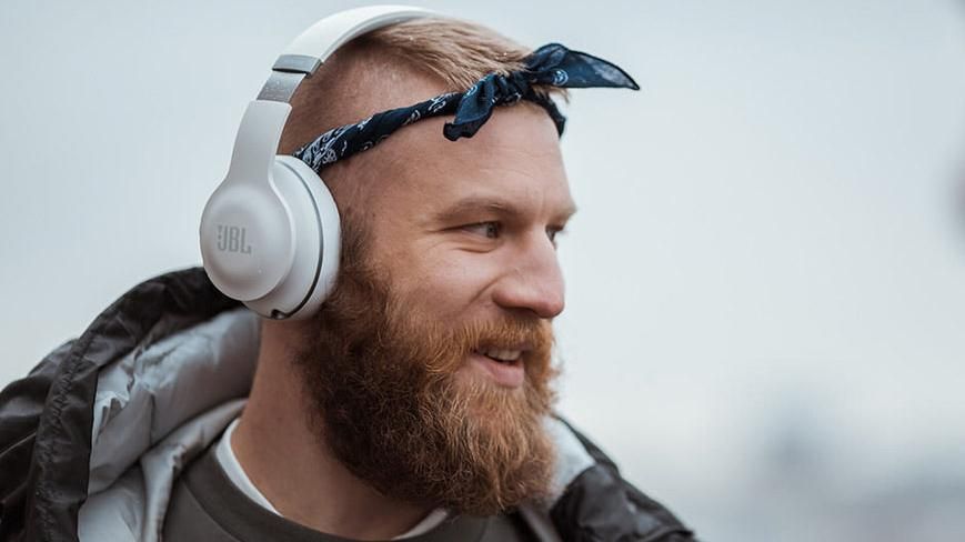 Щоб з приводу костюму ніхто не "смердів", – Дорн про світшот з тризубом Щоб з приводу костюму ніхто не "смердів", – Дорн про світшот з тризубом