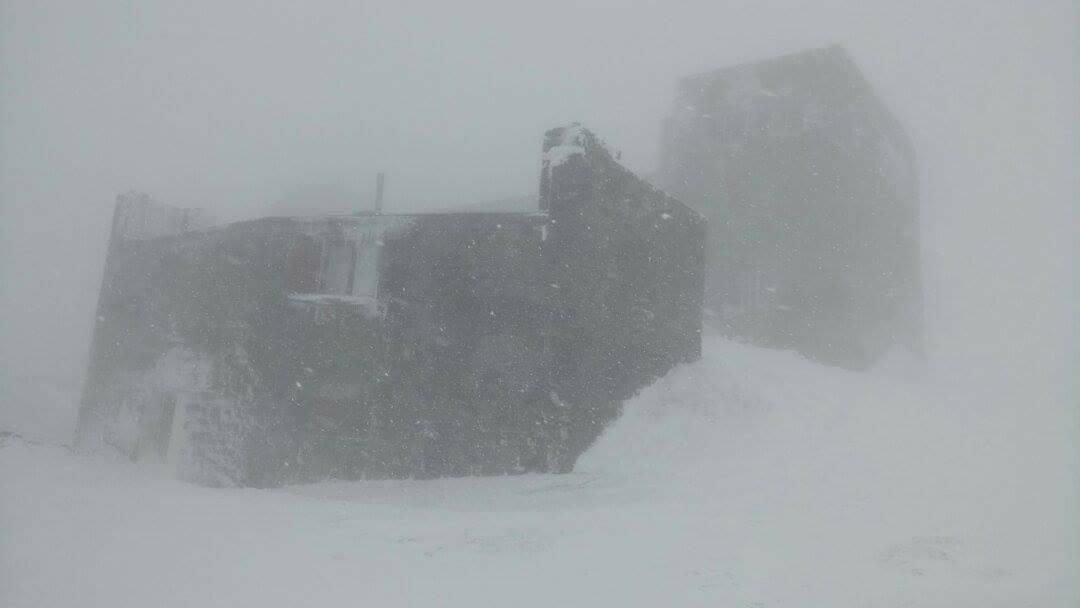 Карпаты на Пасху засыпало снегом фото Карпаты на Пасху засыпало снегом фото