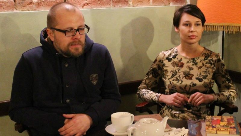 Семья известных украинских писателей попала в аварию