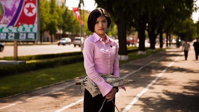 Журналист показал 30 видов причесок, которые разрешены в КНДР Журналист показал 30 видов причесок, которые разрешены в КНДР