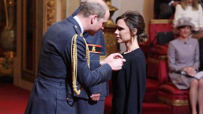 Принц Вільям присвоїв відомій дизайнерці орден Британської імперії Принц Вільям присвоїв відомій дизайнерці орден Британської імперії