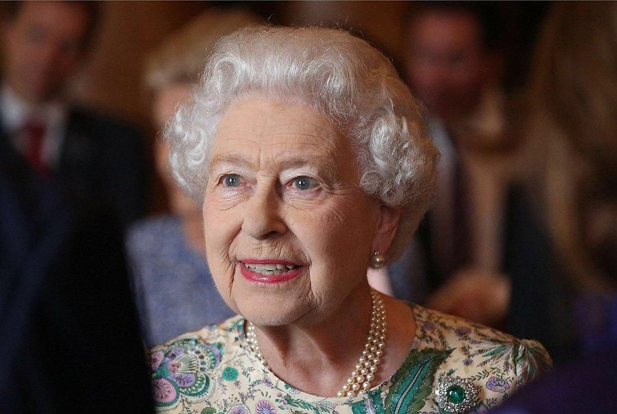 Стиль через века: лучшие образы королевы Елизаветы II
