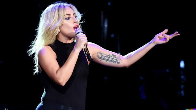 Lady Gaga удивила необычной сменой имиджа Lady Gaga удивила необычной сменой имиджа