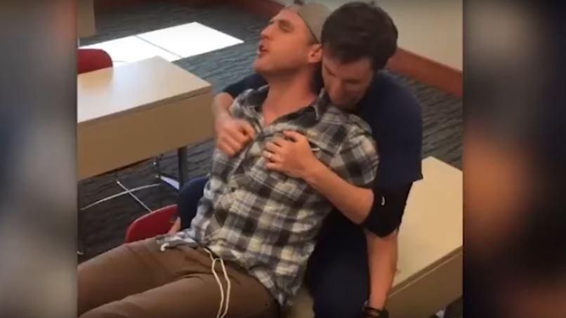 Американец провел эксперимент и почувствовал, как рождается ребенок: видео Американец провел эксперимент и почувствовал, как рождается ребенок: видео