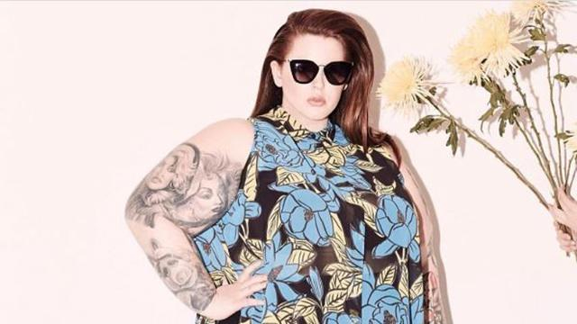 Пышнотелую модель оскорбил таксист за ее формы: видео