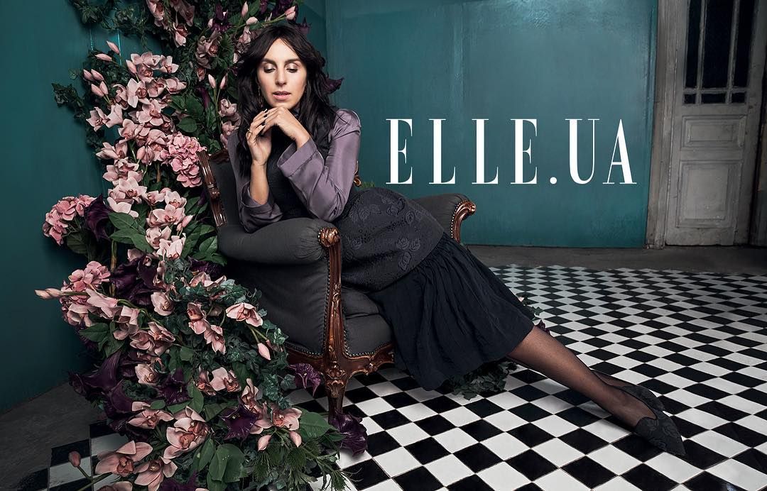Джамала знялась для обкладинки відомого глянцю: з’явились фото та відео Джамала знялась для обкладинки відомого глянцю: з’явились фото та відео