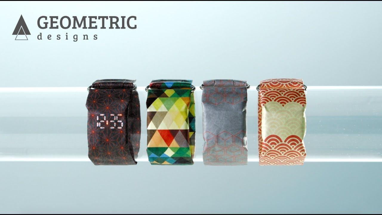 Разработчики создали часы из полиэтилена: опубликовано видео