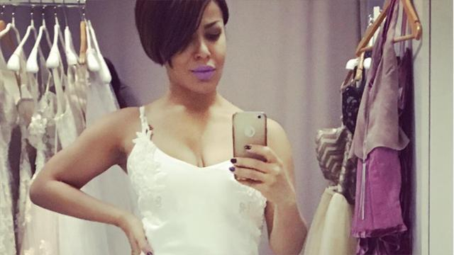 Украинская певица засветила беременный живот: фото