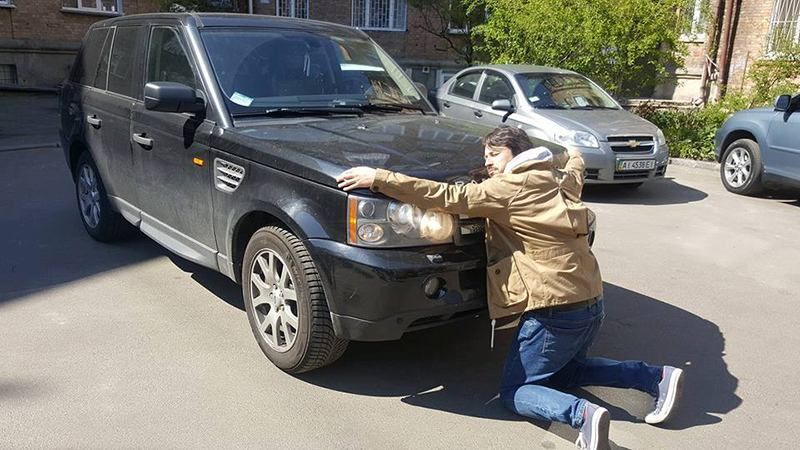Притула смешно попрощался со своим автомобилем Притула смешно попрощался со своим автомобилем