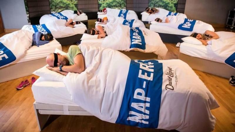 Приходят, чтобы поспать: необычный спортзал для ленивых открыли в Великобритании