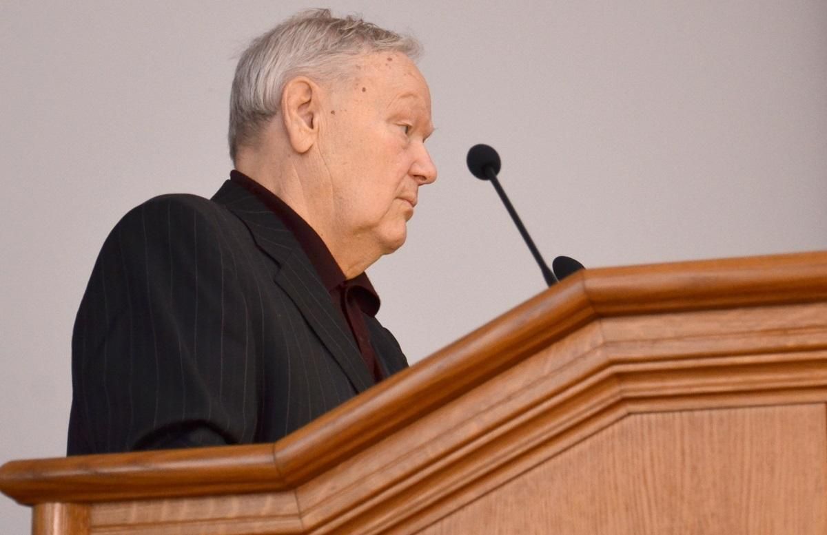 Умер легендарный украинский поэт Умер легендарный украинский поэт