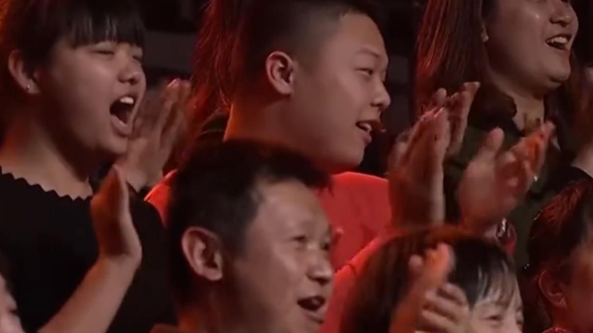 "Чаплин" своим выступлением удивил цирк в Китае "Чаплин" своим выступлением удивил цирк в Китае