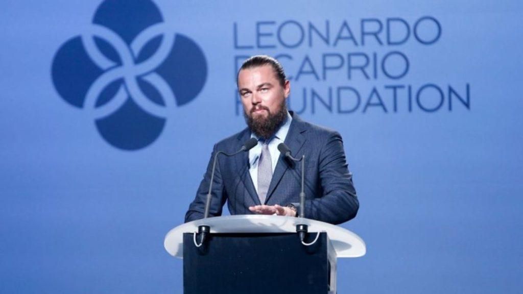 Леонардо ді Капріо вийшов на мітинг проти політики Трампа: з'явились фото Леонардо ді Капріо вийшов на мітинг проти політики Трампа: з'явились фото