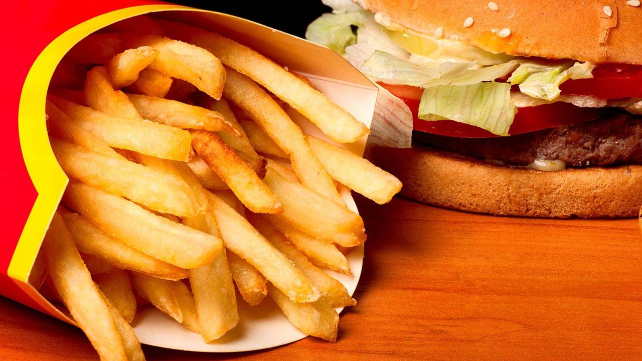 McDonald's выпустил специальную вилку из картофеля-фри: видео