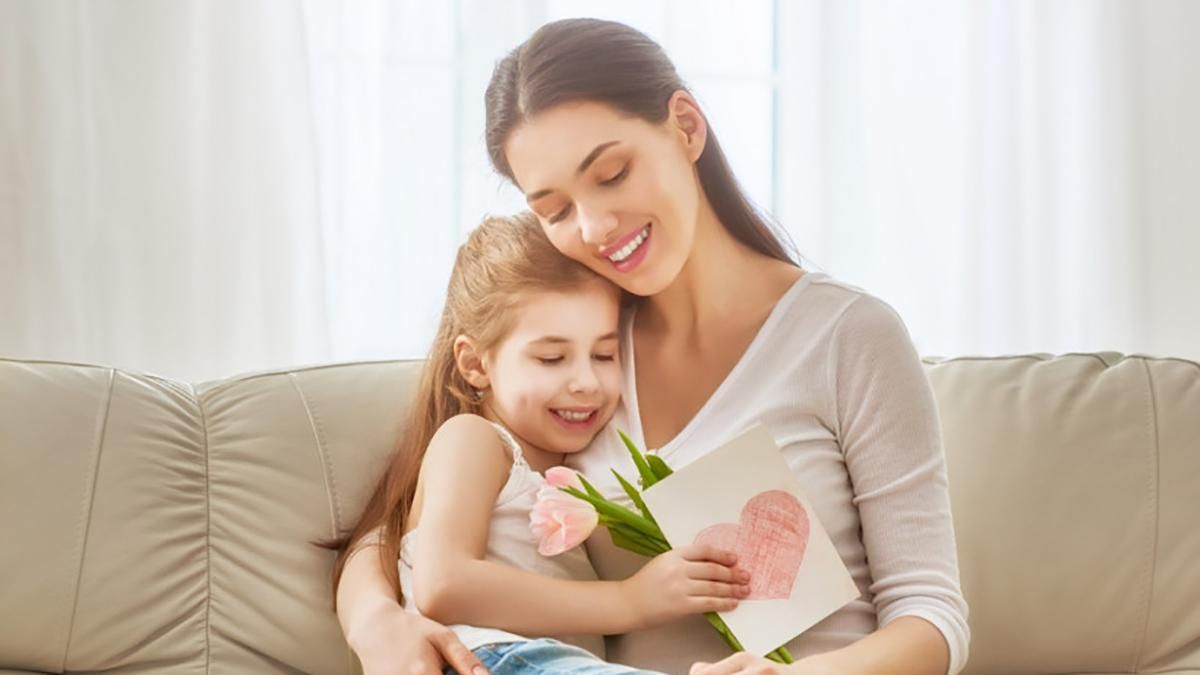Подарунки на День Матері 2020 – що подарувати мамі в День матері Подарунки на День Матері 2020 – що подарувати мамі в День матері