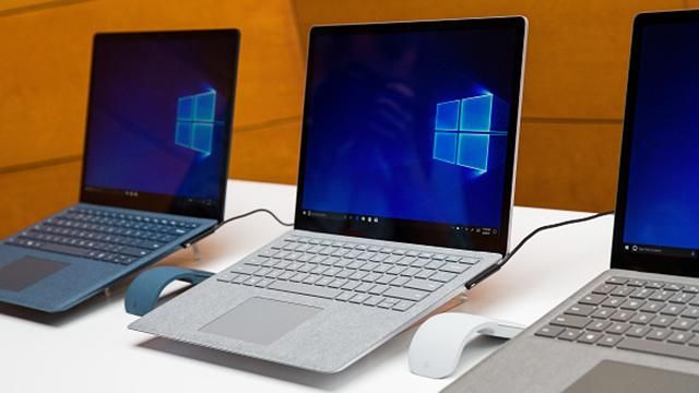 Microsoft представила новый ноутбук с системой Windows 10 S: фото и видео