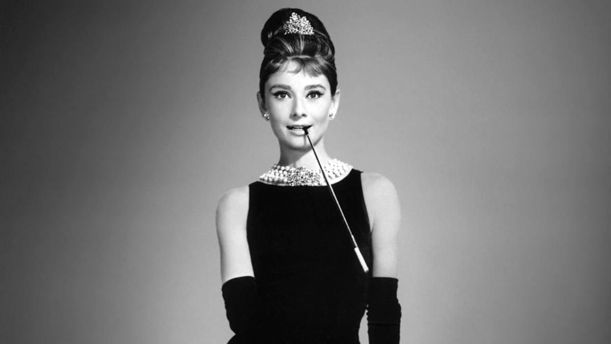 П’ять секретів ідеального стилю Одрі Хепберн, які актуальні сьогодні П’ять секретів ідеального стилю Одрі Хепберн, які актуальні сьогодні