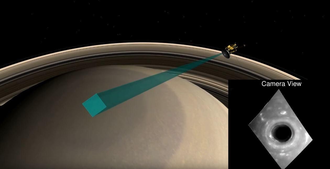 В NASA опубликовали видео пролета космического аппарата над поверхностью Сатурна
