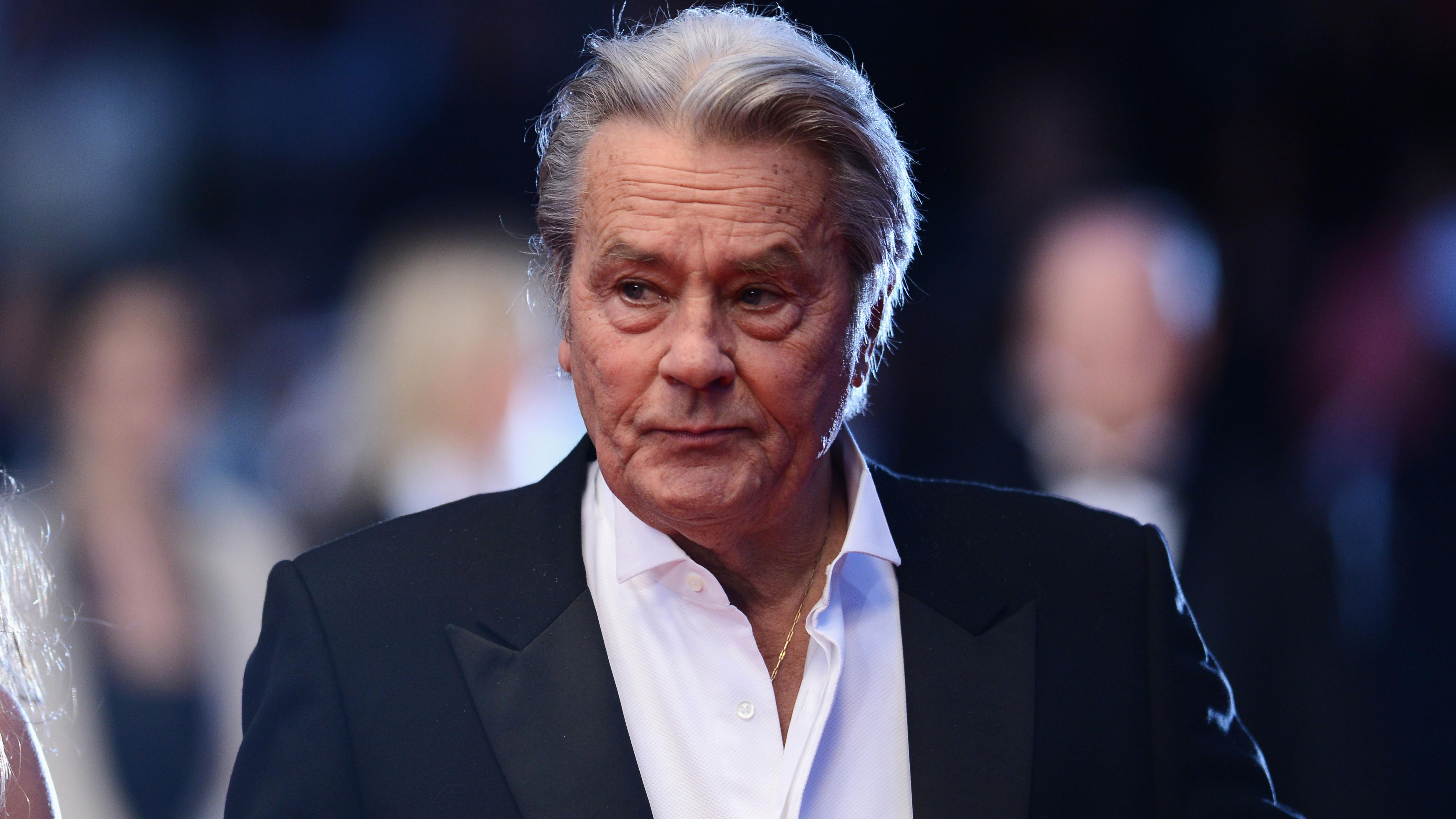 Легендарный французский актер сообщил о завершении карьеры