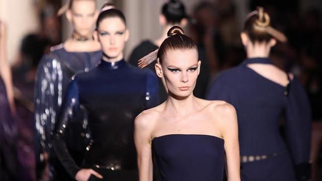 Во Франции запретили фотографировать очень худых моделей Во Франции запретили фотографировать очень худых моделей