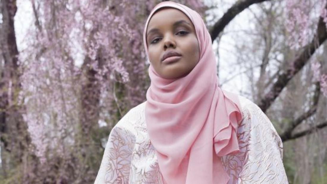 Модель-мусульманка поразила мир модной фотосъемкой