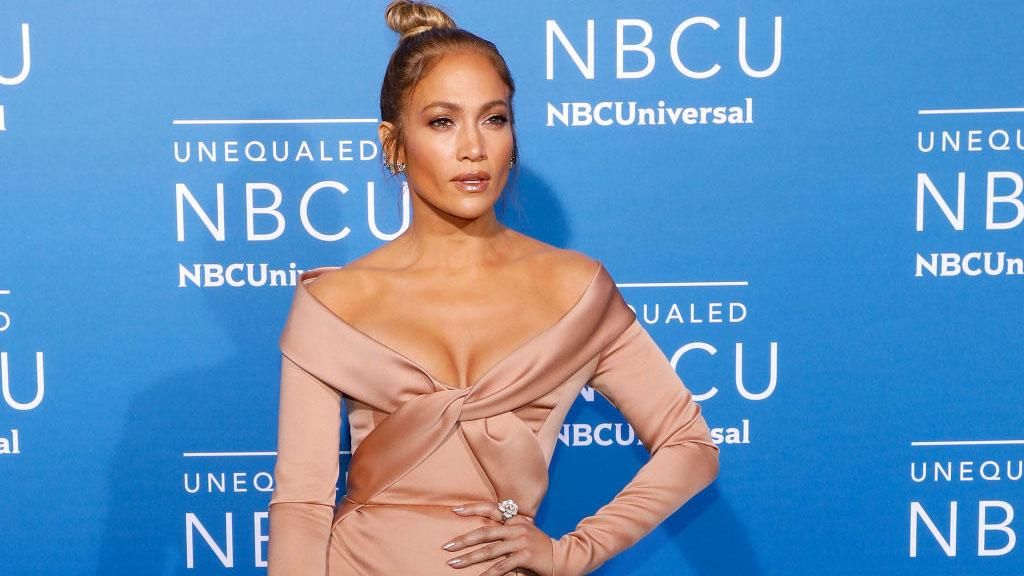 Дженіфер Лопес з'явилась на прем'єрі шоу в розкішному образі: фото Дженіфер Лопес з'явилась на прем'єрі шоу в розкішному образі: фото