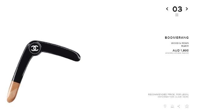 Chanel випустила наддорогий аксесуар, який раніше служив зброєю: соцмережі обурені Chanel випустила наддорогий аксесуар, який раніше служив зброєю: соцмережі обурені