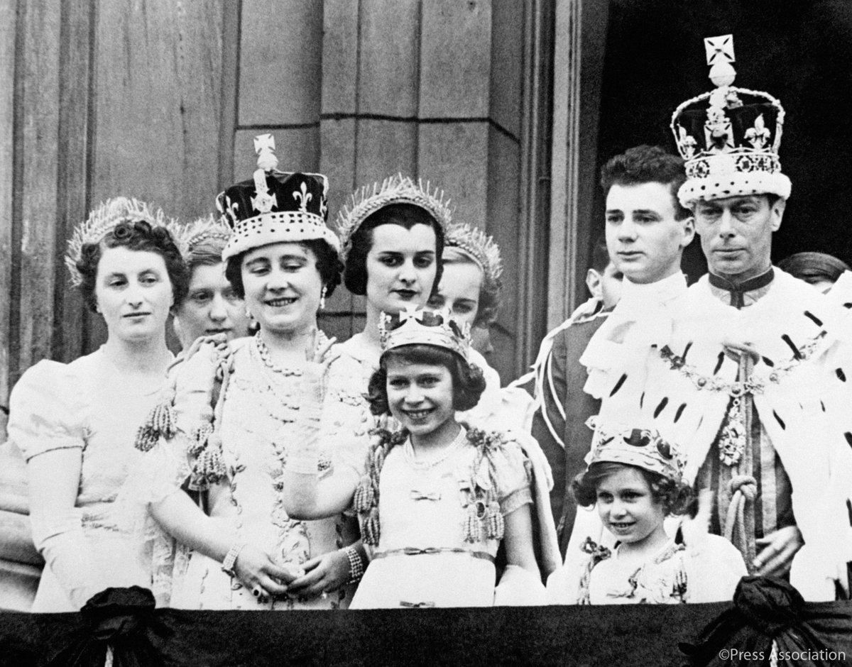 В мережі з’явились рідкісні фото королеви Єлизавети ІІ у віці 11 років