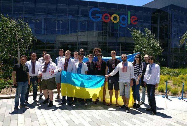 Google у вишиванці: працівники компанії привітали українців