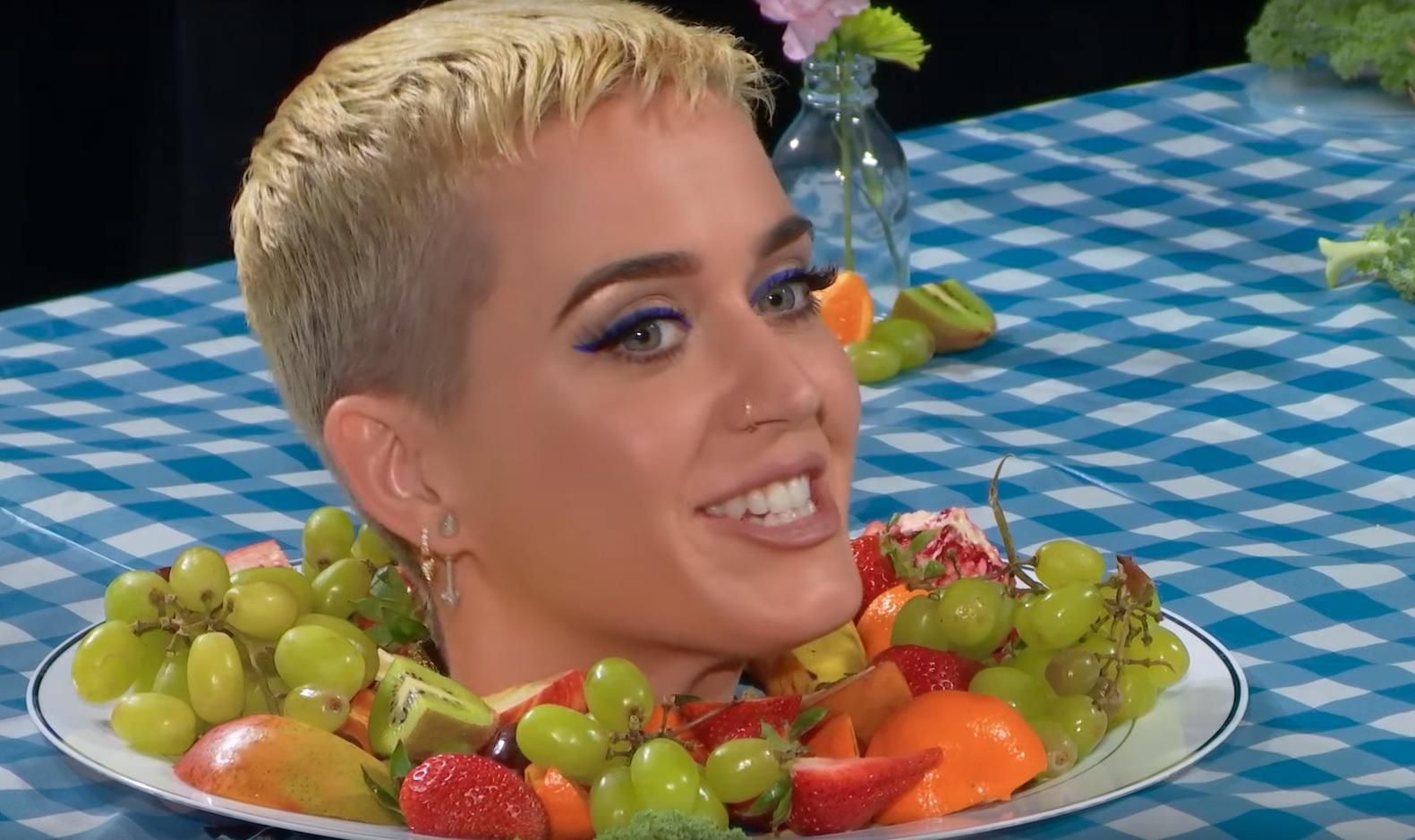 Кеті Перрі розіграла відвідувачів музею шаленою витівкою: кумедне відео Кеті Перрі розіграла відвідувачів музею шаленою витівкою: кумедне відео