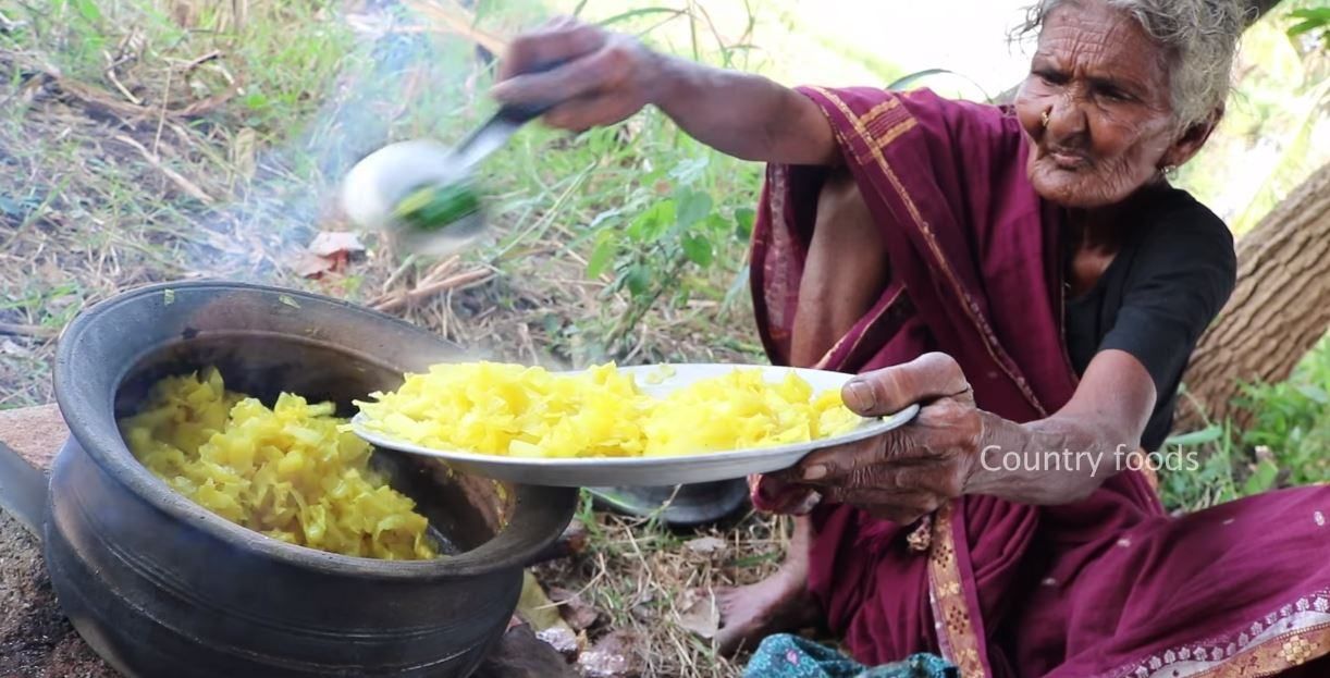 Як 106-річна індійська бабуся веде свій кулінарний блог: відео