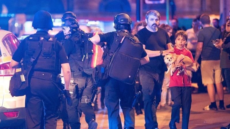 Мое сердце болит: как мировые звезды отреагировали на теракт в Манчестере