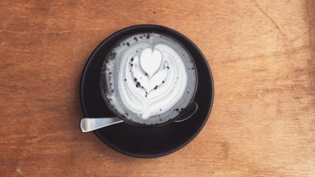 В кофейнях мира распространяется новый тренд: как черный кофе становится все популярнее