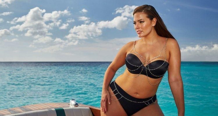 Известная пышнотелая модель опубликовала соблазнительное видео в купальнике Известная пышнотелая модель опубликовала соблазнительное видео в купальнике