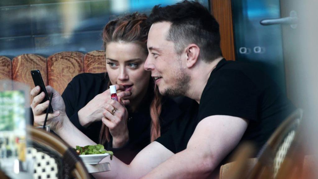 Как отрывается семья Илона Маска с Эмбер Хёрд на отдыхе: трогательные фото