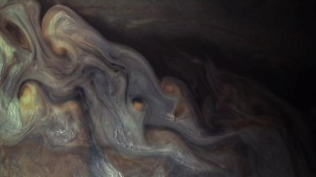 Снег на Юпитере: фото снежных облаков на Юпитере