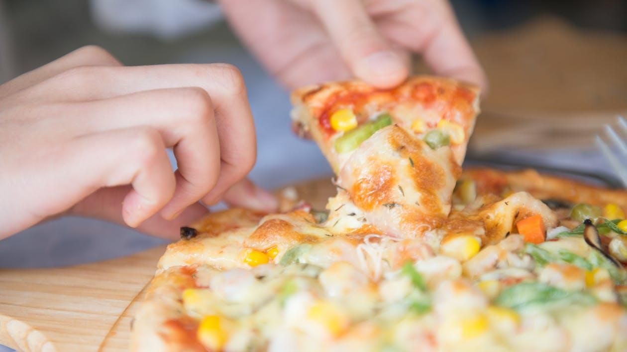Девушку, которая написала эссе о любви к пицце, приняли в Йельский университет