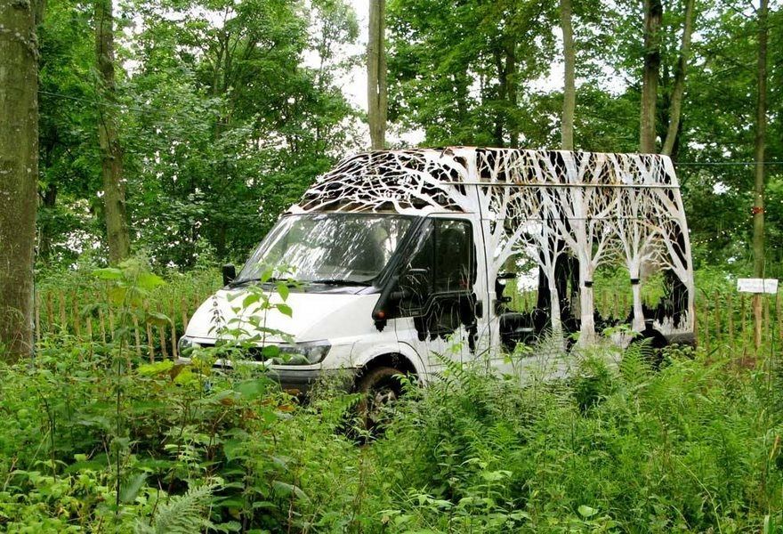 Зачарований ліс: Британець перетворює металобрухт в неймовірні скульптури