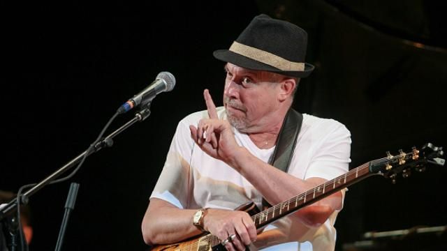 Андрій Макаревич поділився новим критичним віршем, в якому згадав про "Крим не наш!" Андрій Макаревич поділився новим критичним віршем, в якому згадав про "Крим не наш!"