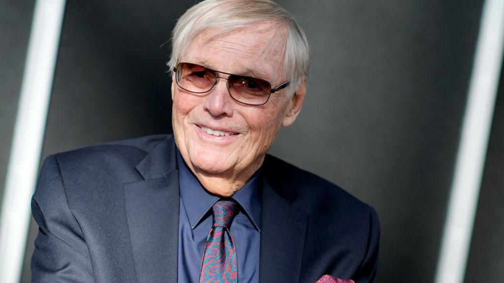 Помер Адам Вест, який грав роль Бетмена Помер Адам Вест, який грав роль Бетмена