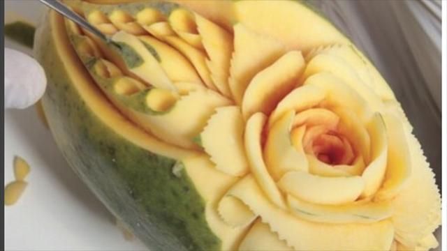 Майстер робить дивовижні різьблення на фруктах: фото Майстер робить дивовижні різьблення на фруктах: фото