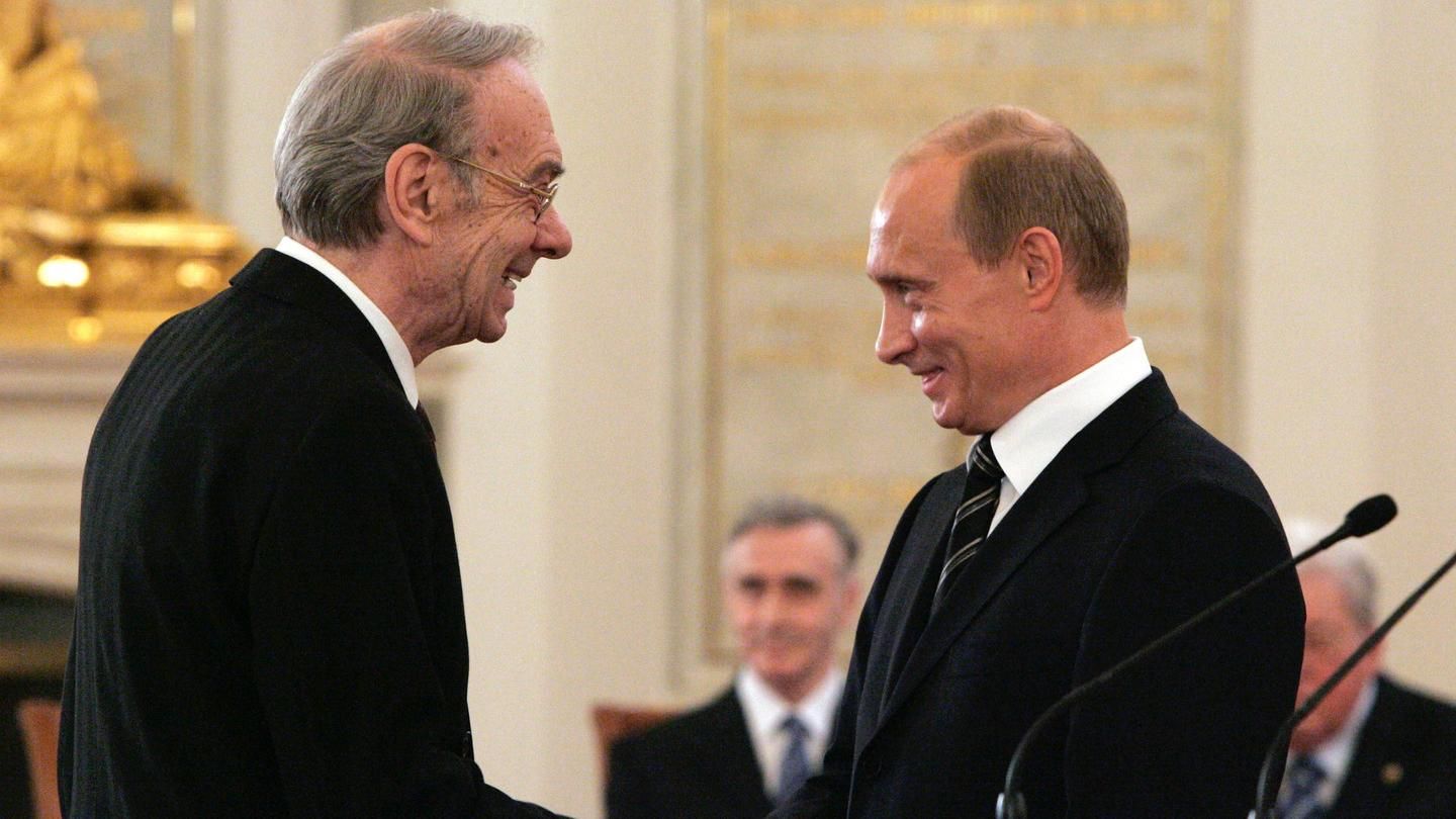 Путин отреагировал на смерть звезды "Москва слезам не верит" Баталова Путин отреагировал на смерть звезды "Москва слезам не верит" Баталова