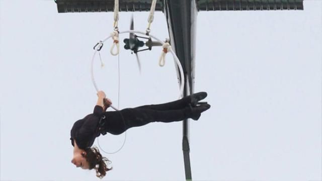 Акробатка выполнила сногсшибательный трюк над Ниагарским водопадом: фото и видео