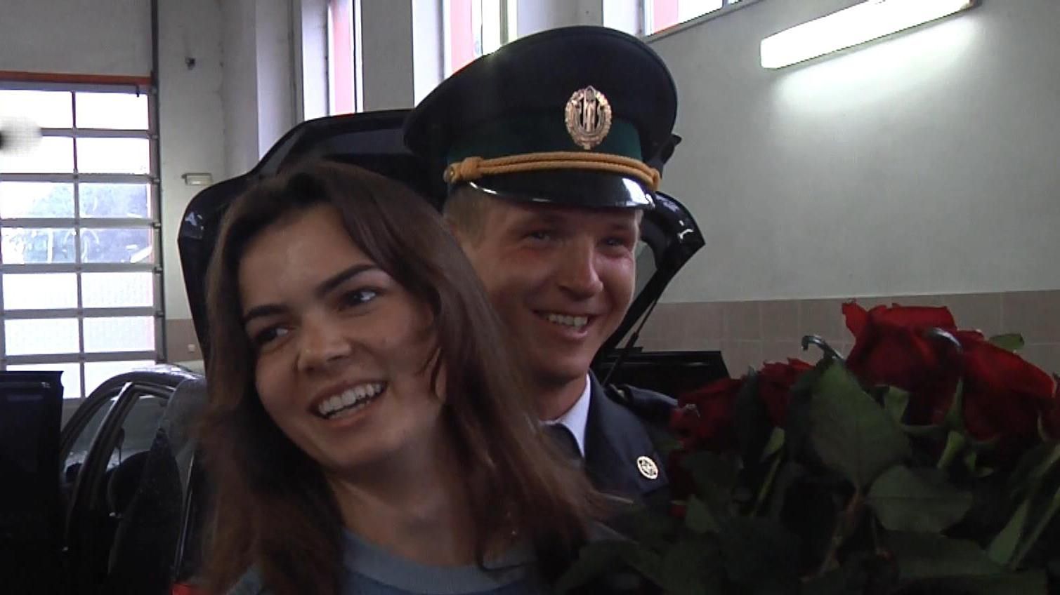 Прикордонник незвично освідчився у коханні за допомогою наркотиків Прикордонник незвично освідчився у коханні за допомогою наркотиків