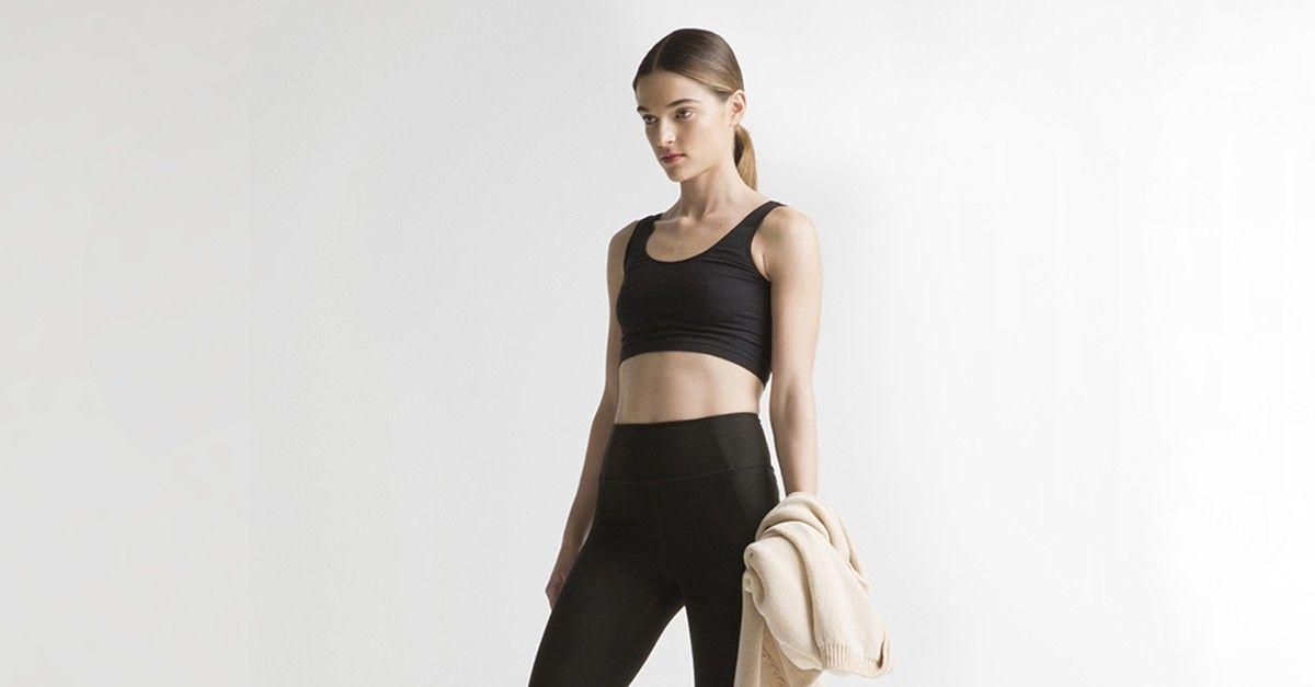 Відомий бренд одягу створив легінси та бра із пластикових пляшок Відомий бренд одягу створив легінси та бра із пластикових пляшок