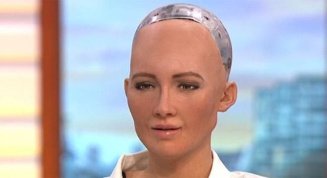 Людиноподібний робот дала інтерв'ю у ранковому шоу: курйозне відео